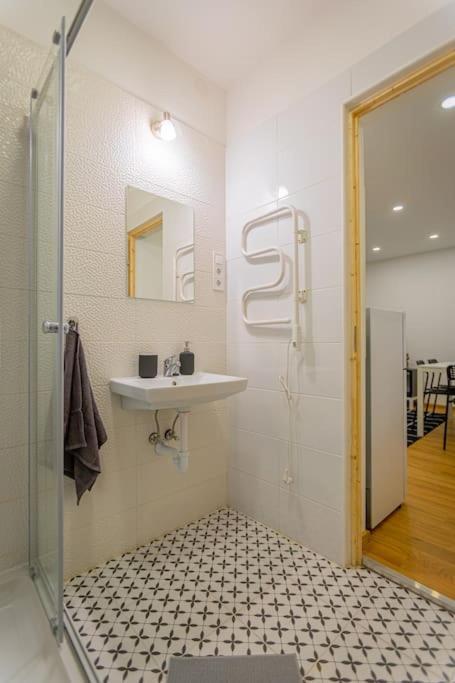 2 Bedroom Flat In The Dob Street, Venus Budapest Exterior photo